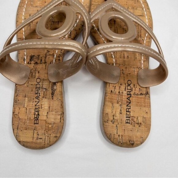 Bernardo Womens Gold Jelly Thong Sandals Size 7 NEW Cork Flip Flop Summer Slide - Picture 4 of 8